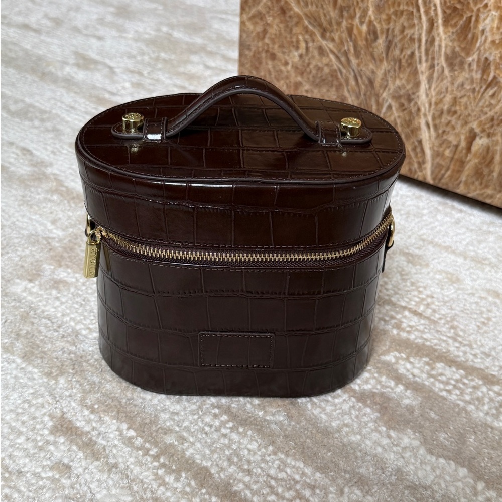 NWOT Etoile oval vanity bag espresso croc
